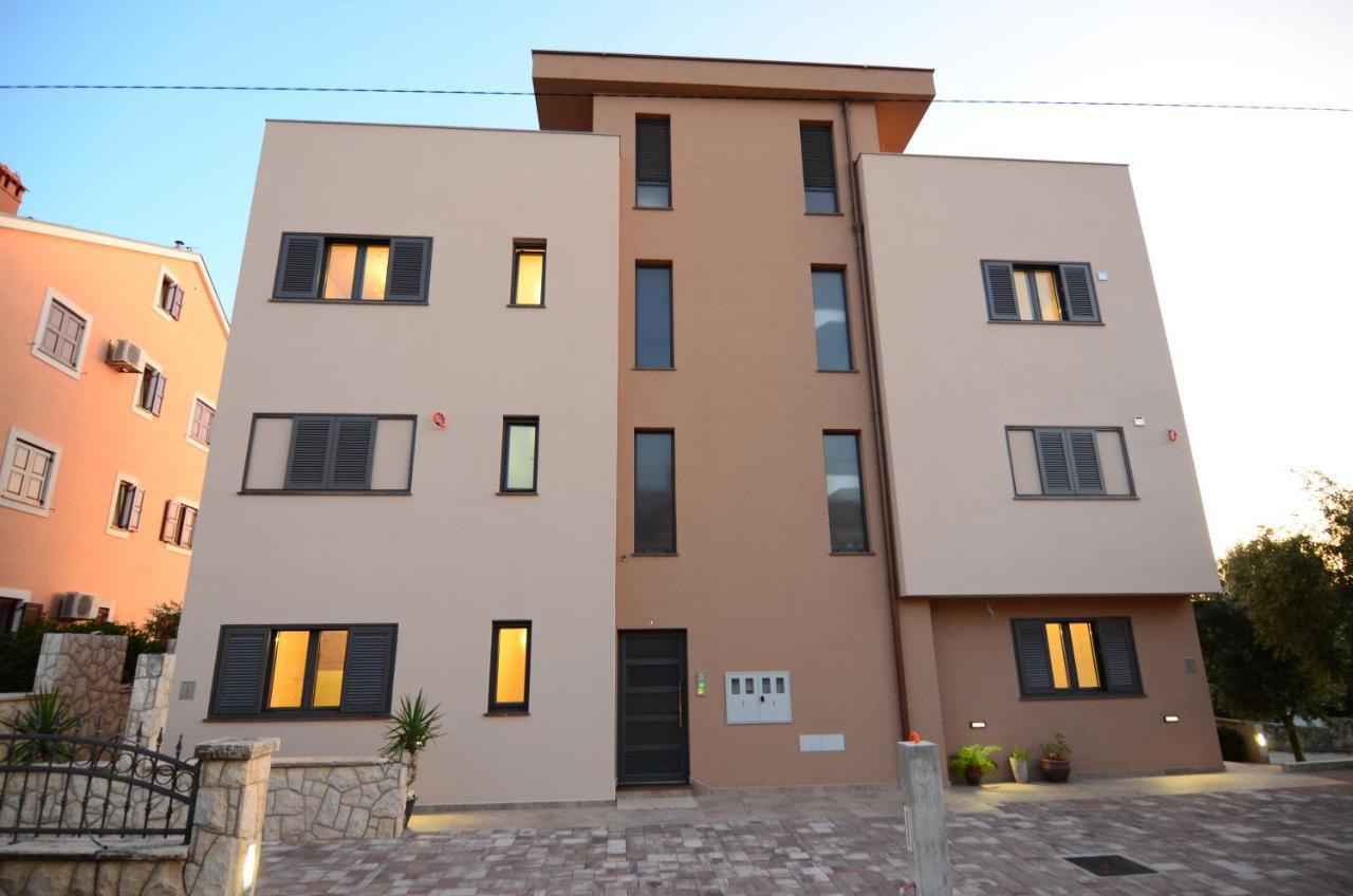Apartments Luana With Private Jacuzzi Zadar Exteriér fotografie