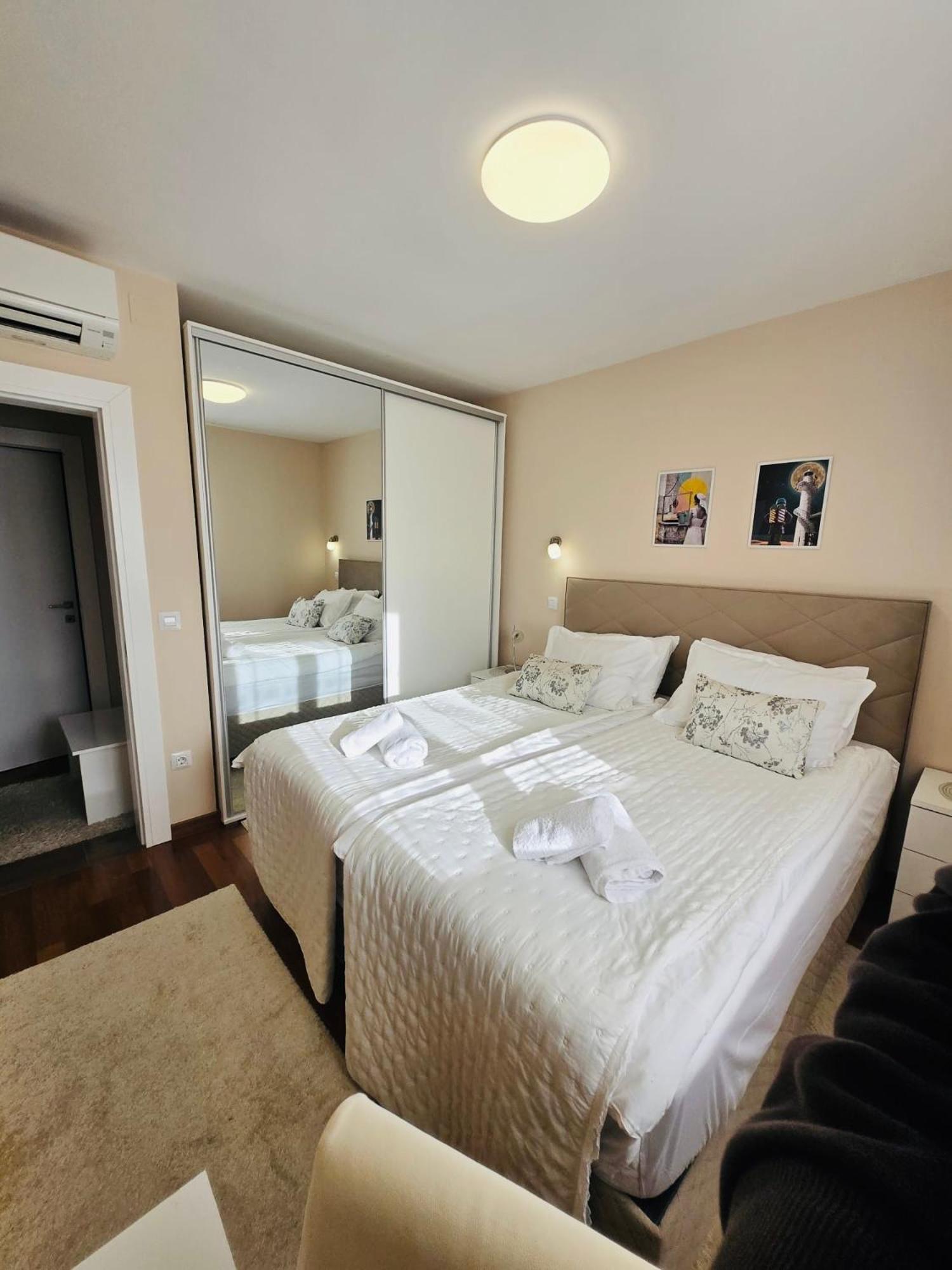 Apartments Luana With Private Jacuzzi Zadar Exteriér fotografie