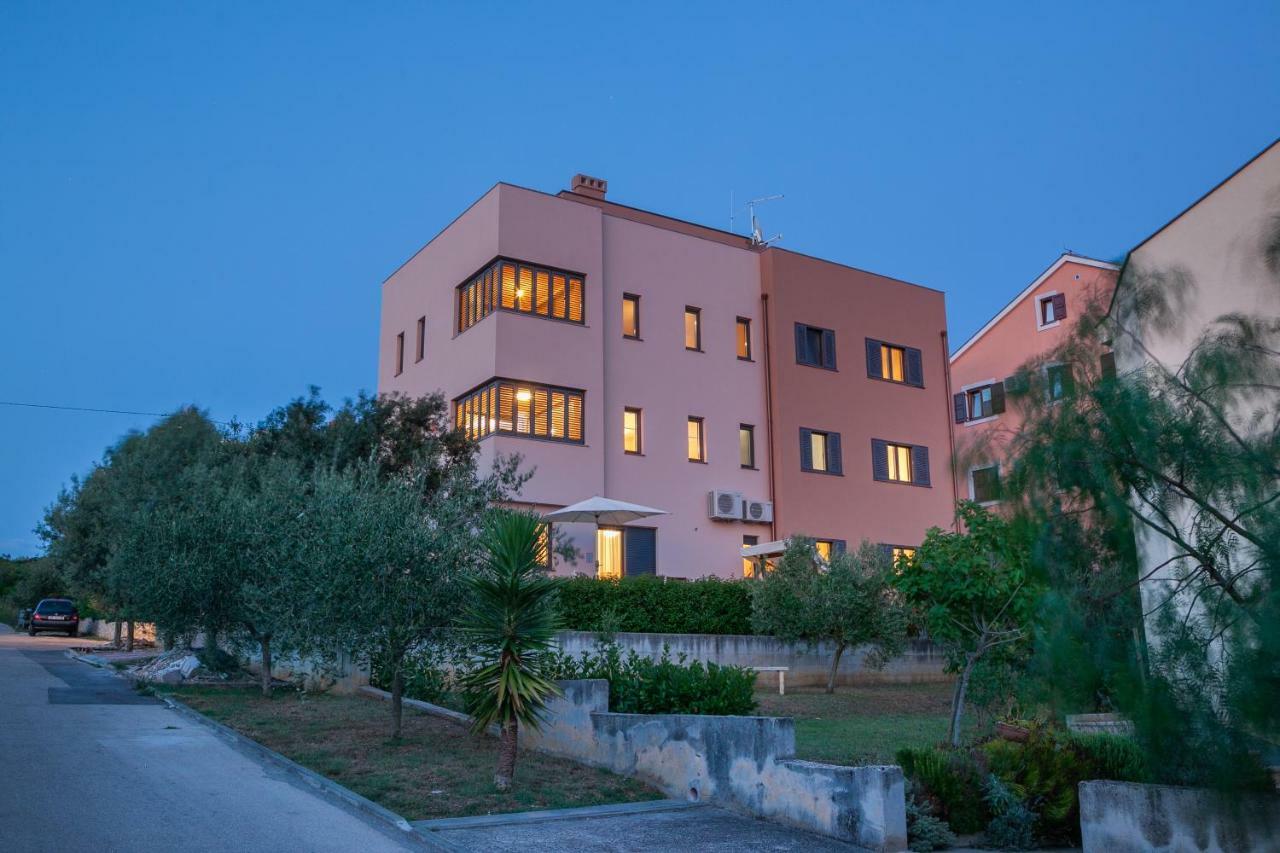Apartments Luana With Private Jacuzzi Zadar Exteriér fotografie